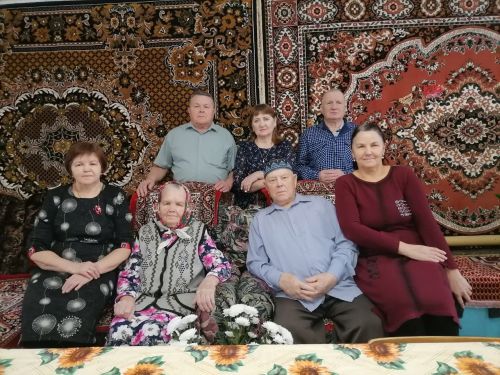 65 лет одной дорогой идут