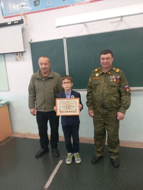 Юные волонтёры Урмандеевской школы получили награды за помощь фронту