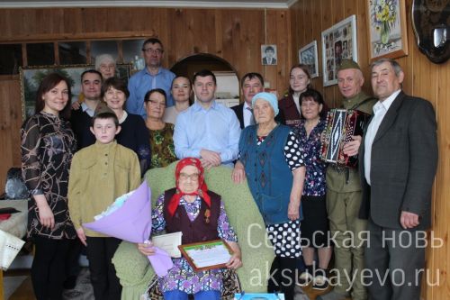 Ветеранның иңнәрендә бер гасырлык гомер