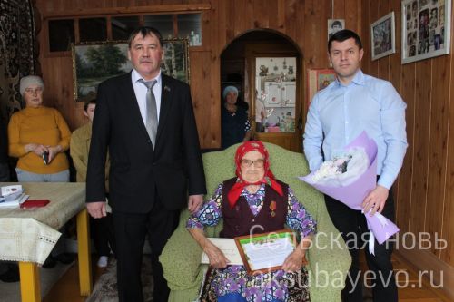 Ветеранның иңнәрендә бер гасырлык гомер