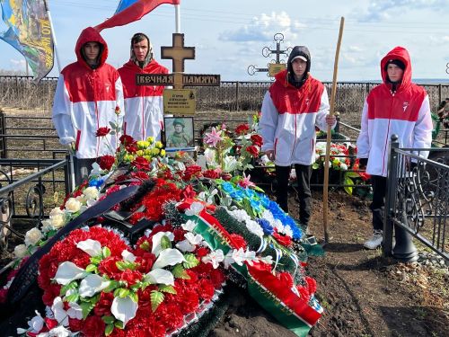 Молодежь почтила память героев Великой Отечественной войны и СВО