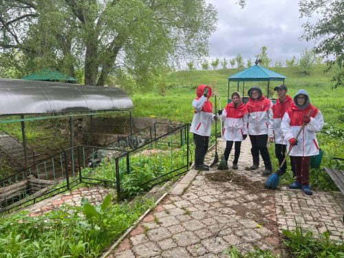 Студенты Аксубаевского техникума очистили территорию «Каменного оврага»