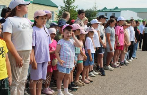 Аксубайда Россия Федерациясе әләмен күтәрделәр