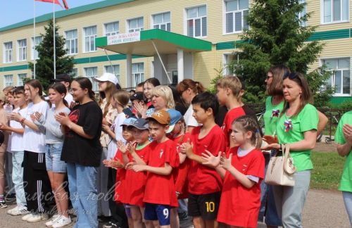 Аксубайда Россия Федерациясе әләмен күтәрделәр