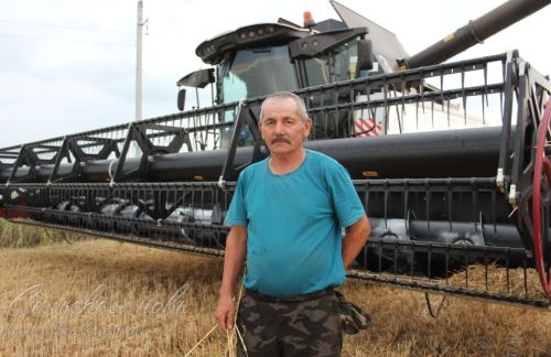 За штурвалом комбайна — заслуженный механизатор РТ