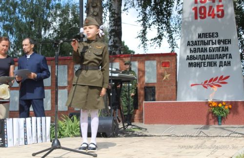 В Аксубаевском районе открыли памятник погибшим в Афганской, Чеченской и локальных войнах и их матерям