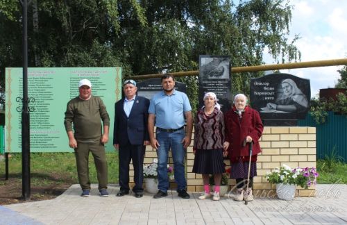 В Аксубаевском районе открыли памятник погибшим в Афганской, Чеченской и локальных войнах и их матерям