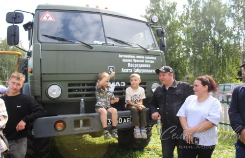В Аксубаевском районе открыли памятник погибшим в Афганской, Чеченской и локальных войнах и их матерям
