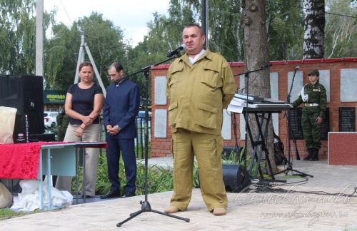 В Аксубаевском районе открыли памятник погибшим в Афганской, Чеченской и локальных войнах и их матерям