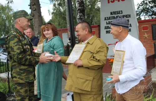 В Аксубаевском районе открыли памятник погибшим в Афганской, Чеченской и локальных войнах и их матерям