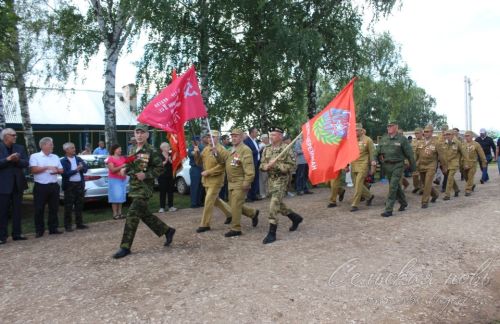 В Аксубаевском районе открыли памятник погибшим в Афганской, Чеченской и локальных войнах и их матерям