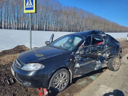 В Аксубаевском районе легковушка врезалась в грузовик