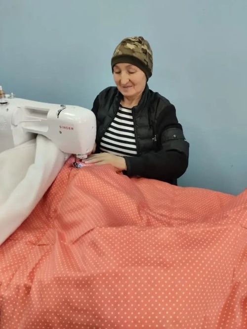 Шьют «тепло» для бойцов