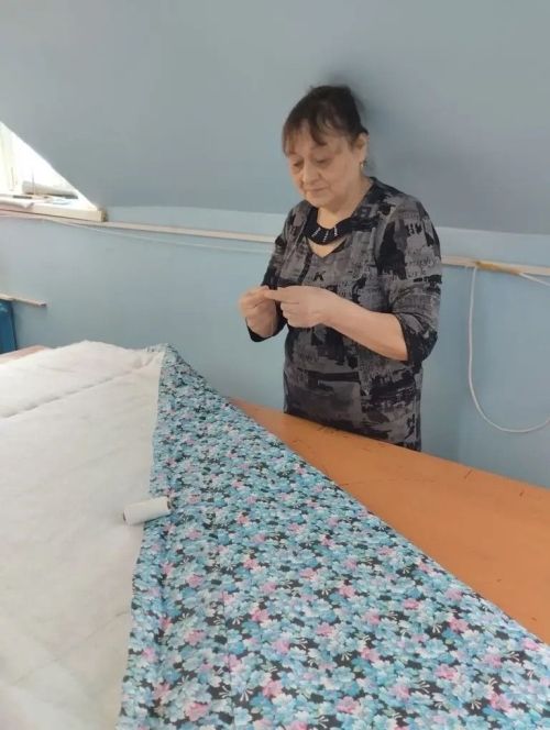 Шьют «тепло» для бойцов