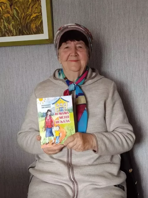 Аксубай язучысының яңа китабы дөнья күрде: күңелләрне кузгаткан тарих