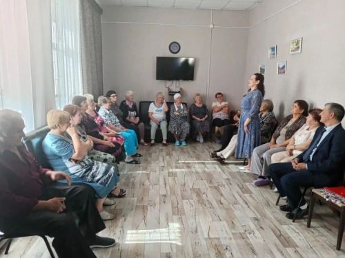 Социаль хезмәтләр алучылар өчен тернәкләндерү бүлегендә шигъри кичә узды