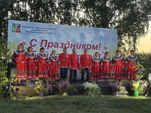 Иске Мокшино авылында юбилярларны хөрмәтләделәр