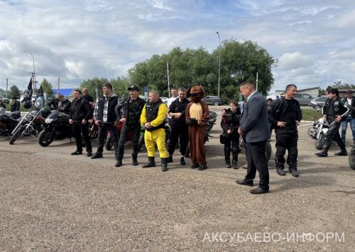 Аксубайда байкерлар балаларга шатлык бүләк итте