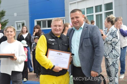 Аксубайда байкерлар балаларга шатлык бүләк итте