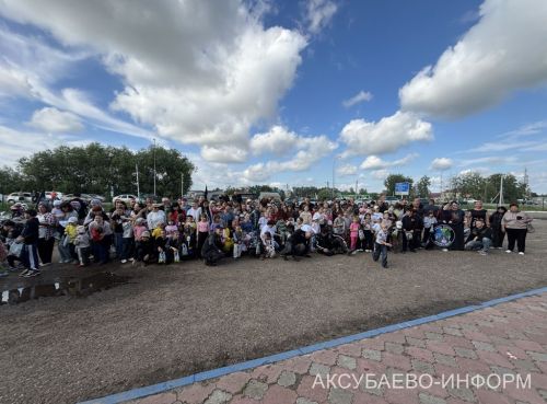 Аксубайда байкерлар балаларга шатлык бүләк итте