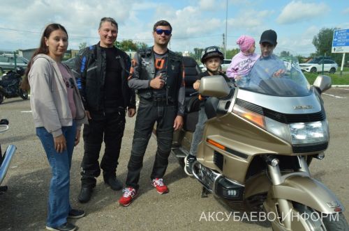 Аксубайда байкерлар балаларга шатлык бүләк итте
