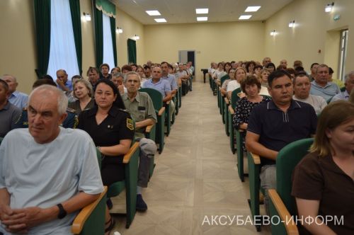 Айдар Метшин Аксубай районында «Нәтиҗәгә эшлибез!» форумында Халык партиясенең казанышлары һәм планнары турында сөйләде