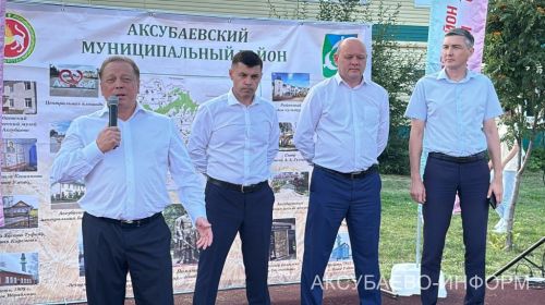 Аксубай районында ишегалды бәйрәме: җырлар, уеннар, котлаулар