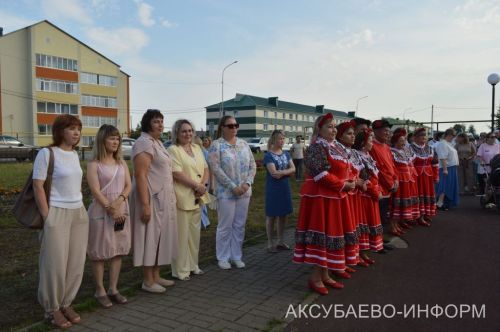 Аксубай районында ишегалды бәйрәме: җырлар, уеннар, котлаулар