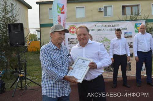 Аксубай районында ишегалды бәйрәме: җырлар, уеннар, котлаулар