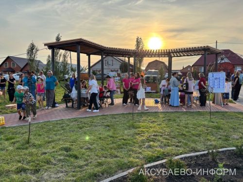 Добрые соседи встретились в парке