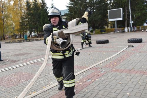 В Аксубаеве прошел заключительный этап соревнований по функциональному пожарному многоборью среди территориальных подразделений Федеральной противопожарной службы по РТ 2023 года