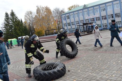 В Аксубаеве прошел заключительный этап соревнований по функциональному пожарному многоборью среди территориальных подразделений Федеральной противопожарной службы по РТ 2023 года