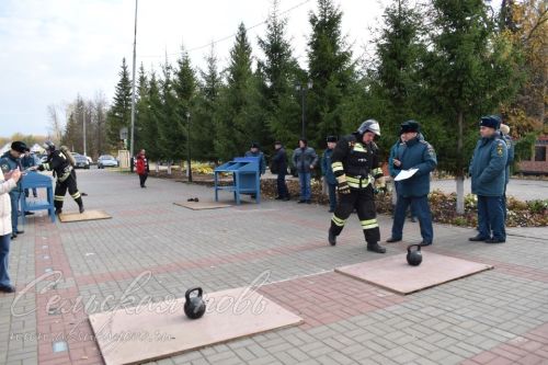 В Аксубаеве прошел заключительный этап соревнований по функциональному пожарному многоборью среди территориальных подразделений Федеральной противопожарной службы по РТ 2023 года