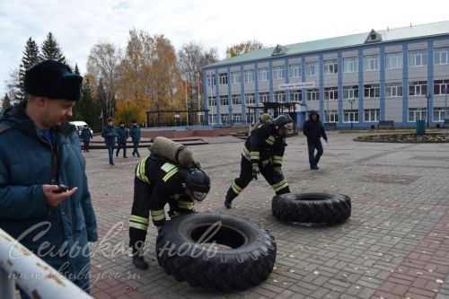 В Аксубаеве прошел заключительный этап соревнований по функциональному пожарному многоборью среди территориальных подразделений Федеральной противопожарной службы по РТ 2023 года