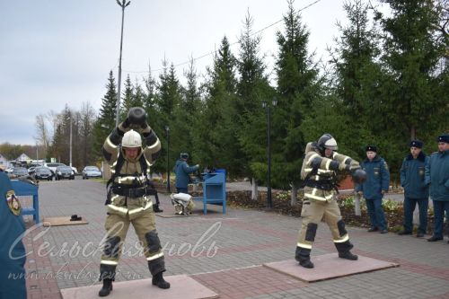 В Аксубаеве прошел заключительный этап соревнований по функциональному пожарному многоборью среди территориальных подразделений Федеральной противопожарной службы по РТ 2023 года