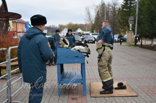 В Аксубаеве прошел заключительный этап соревнований по функциональному пожарному многоборью среди территориальных подразделений Федеральной противопожарной службы по РТ 2023 года