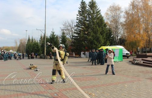 В Аксубаеве прошел заключительный этап соревнований по функциональному пожарному многоборью среди территориальных подразделений Федеральной противопожарной службы по РТ 2023 года