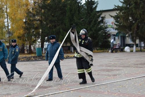 В Аксубаеве прошел заключительный этап соревнований по функциональному пожарному многоборью среди территориальных подразделений Федеральной противопожарной службы по РТ 2023 года