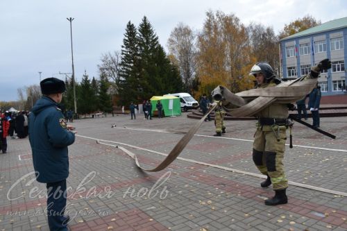 В Аксубаеве прошел заключительный этап соревнований по функциональному пожарному многоборью среди территориальных подразделений Федеральной противопожарной службы по РТ 2023 года