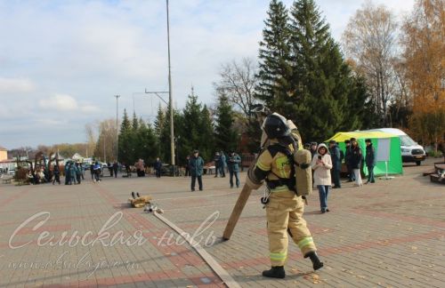 В Аксубаеве прошел заключительный этап соревнований по функциональному пожарному многоборью среди территориальных подразделений Федеральной противопожарной службы по РТ 2023 года