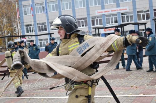 В Аксубаеве прошел заключительный этап соревнований по функциональному пожарному многоборью среди территориальных подразделений Федеральной противопожарной службы по РТ 2023 года