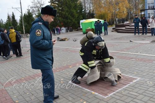 В Аксубаеве прошел заключительный этап соревнований по функциональному пожарному многоборью среди территориальных подразделений Федеральной противопожарной службы по РТ 2023 года