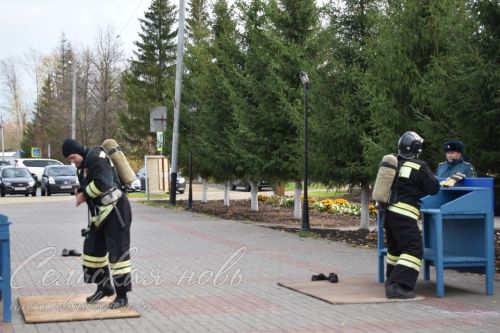 В Аксубаеве прошел заключительный этап соревнований по функциональному пожарному многоборью среди территориальных подразделений Федеральной противопожарной службы по РТ 2023 года