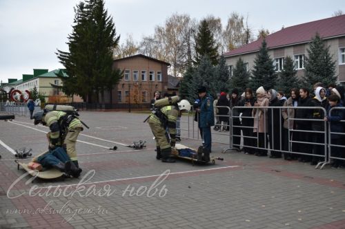 В Аксубаеве прошел заключительный этап соревнований по функциональному пожарному многоборью среди территориальных подразделений Федеральной противопожарной службы по РТ 2023 года