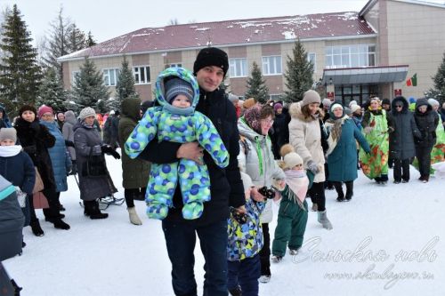 В Аксубаеве отпраздновали Масленицу и встретили весну