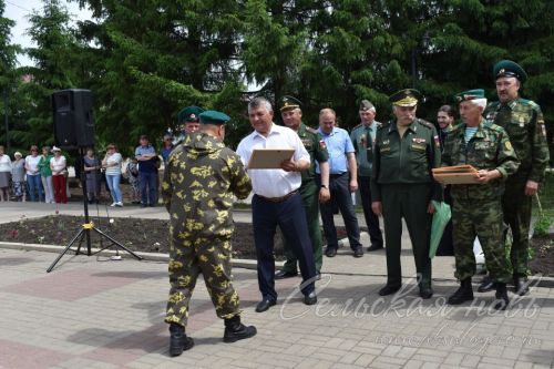 Аксубаевцы, охранявшие рубежи страны, отметили День пограничника