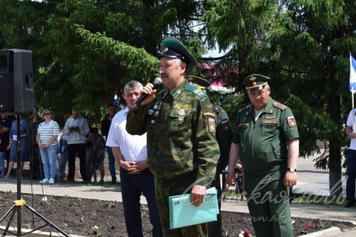 Аксубаевцы, охранявшие рубежи страны, отметили День пограничника