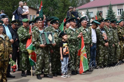 Аксубаевцы, охранявшие рубежи страны, отметили День пограничника