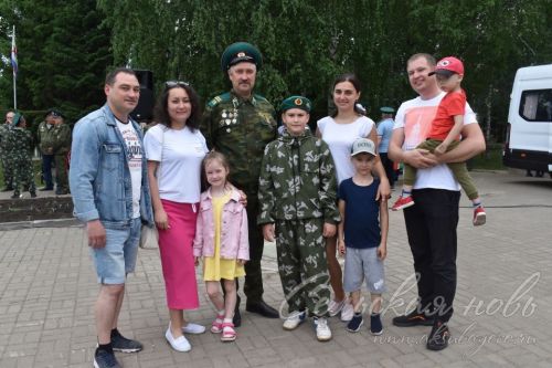 Аксубаевцы, охранявшие рубежи страны, отметили День пограничника