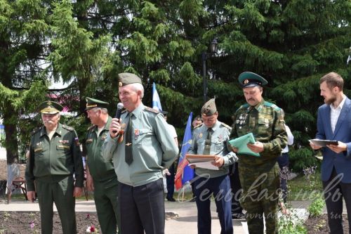 Аксубаевцы, охранявшие рубежи страны, отметили День пограничника